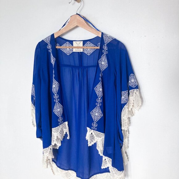 Blue and White Lace Kimono styled Tunic - Picture 13 of 16
